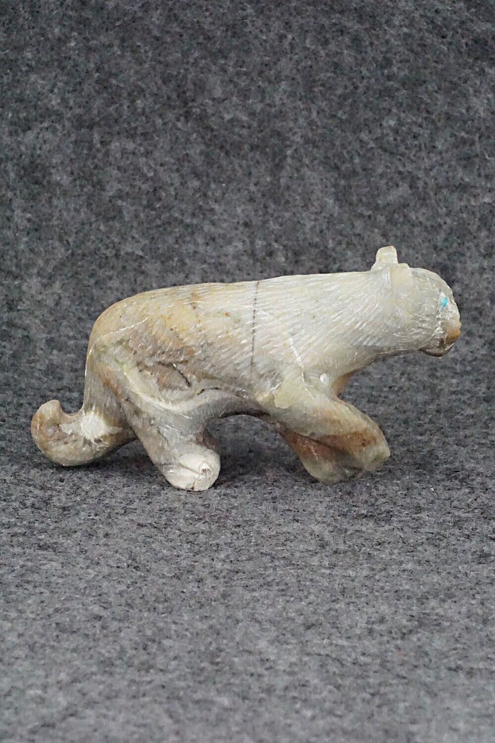 Mountain Lion Zuni Fetish Carving - Wilfred Cheama