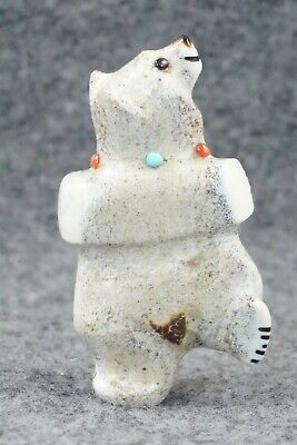 Bear Zuni Fetish Carving - Claudia Peina