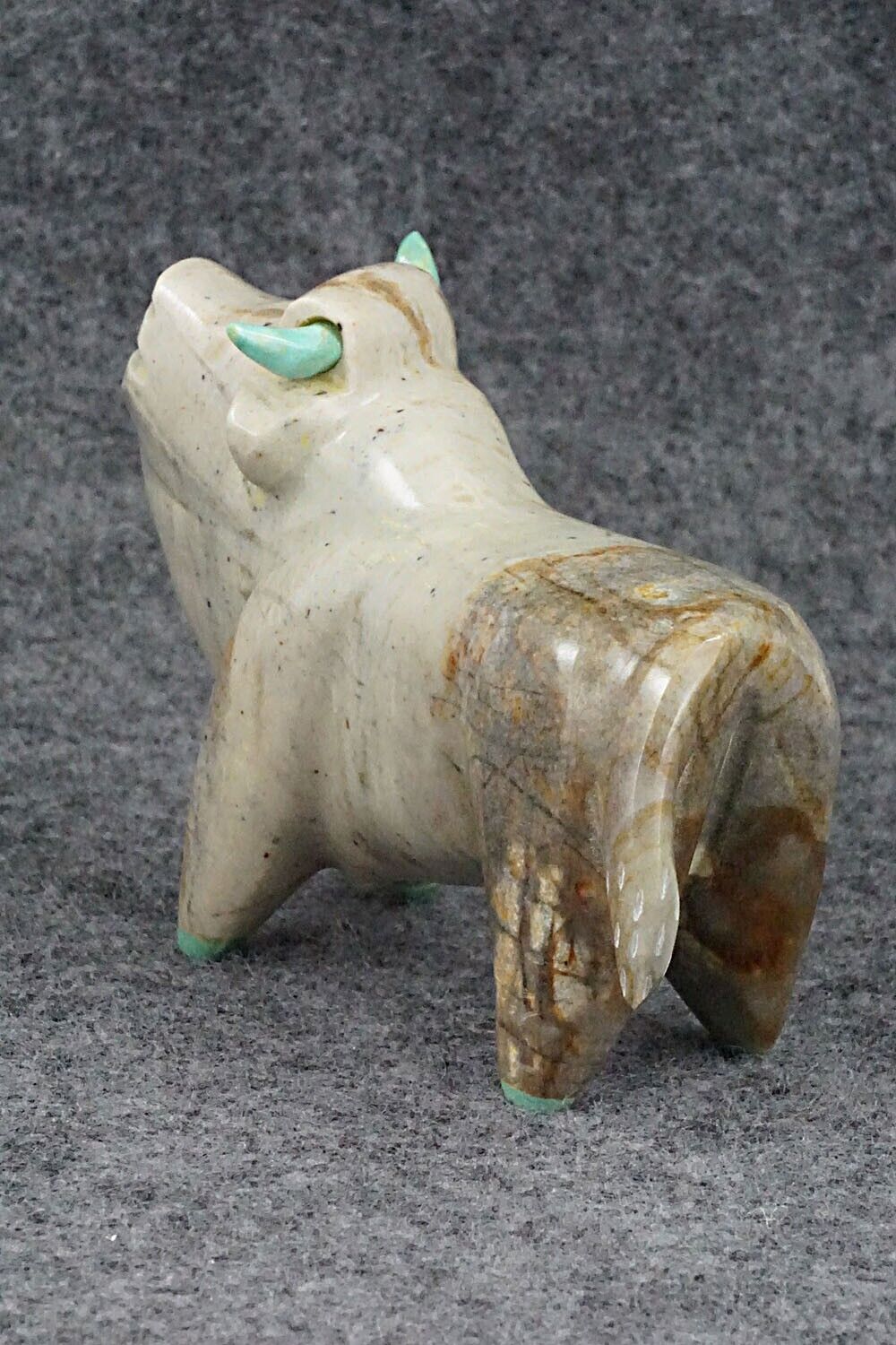 Bull Zuni Fetish Carving - Enrike Leekya