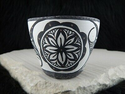 Zuni Pottery - Darla Westika - Zuni Handmade Pottery - Native American - High Lonesome Trading