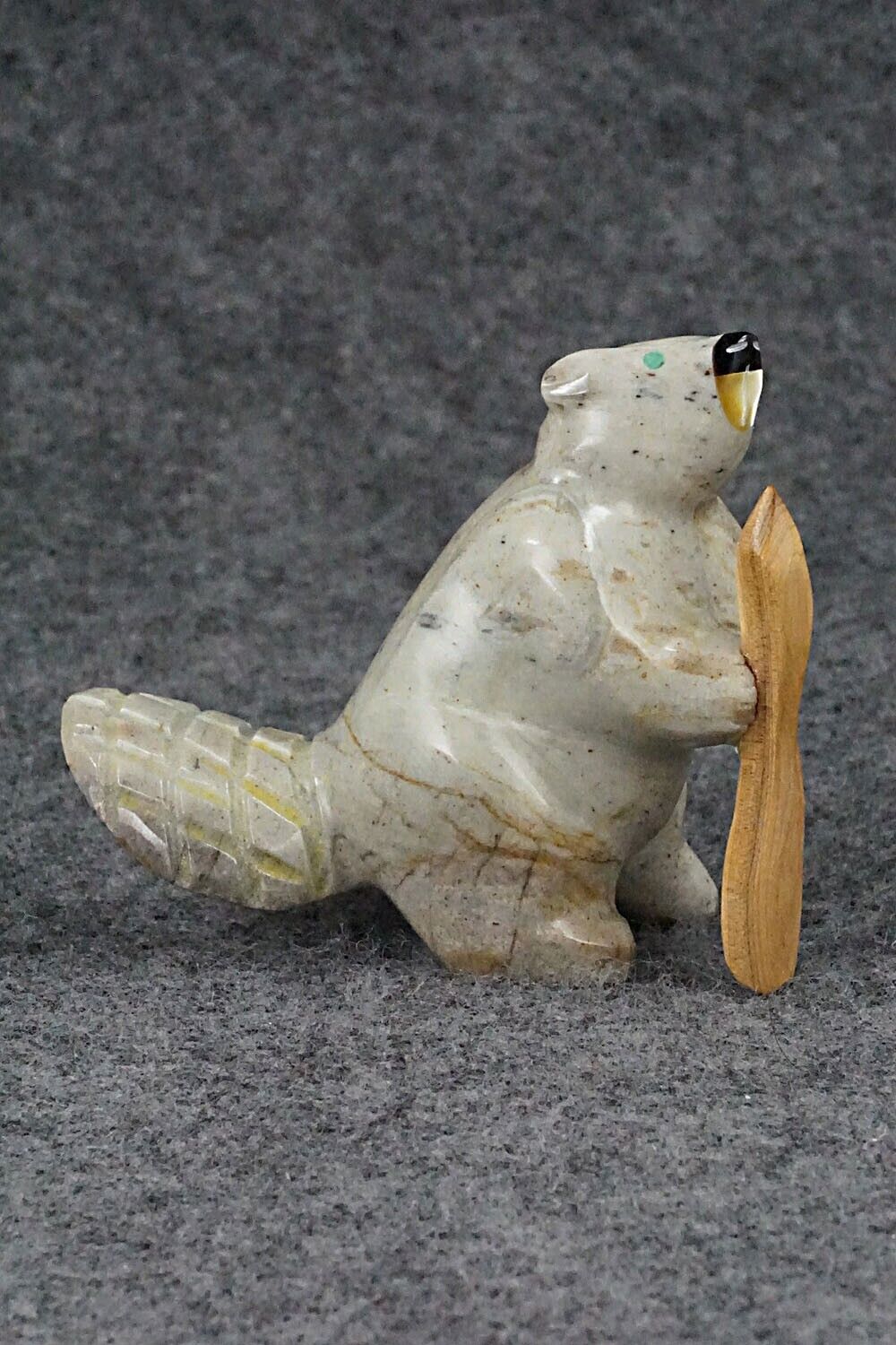 Beaver Zuni Fetish Carving - Enrike Leekya