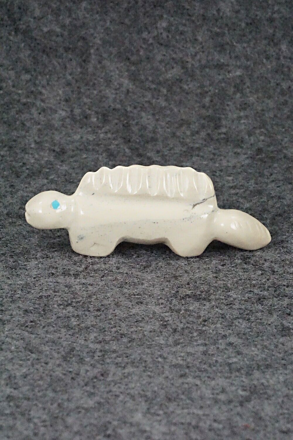 Lizard Zuni Fetish Carving - Marvelita Phillips