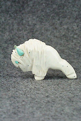 Buffalo Zuni Fetish Carving - Kevin Quam