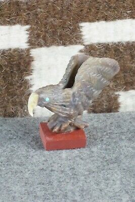 Eagle Zuni Fetish Carving - Jon Quam