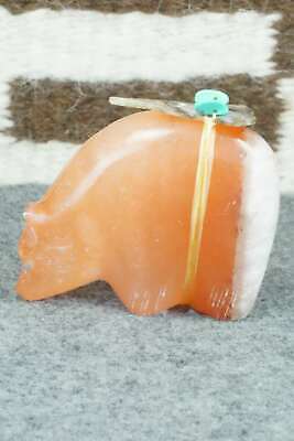 Bear Zuni Fetish Carving - Daphne Quam