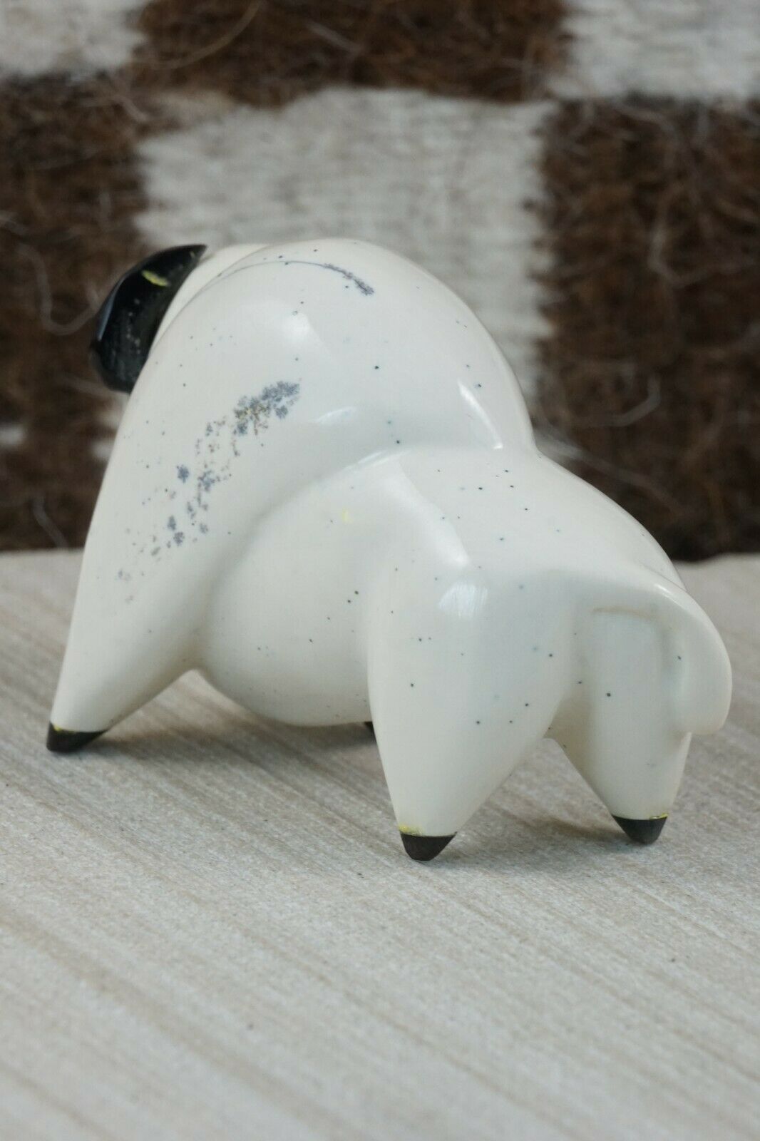 Buffalo Zuni Fetish Carving - Enrike Leekya