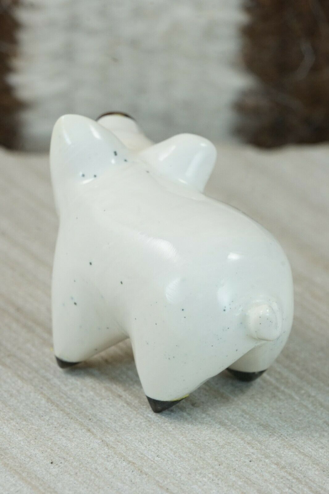 Pig Zuni Fetish Carving - Enrike Leekya