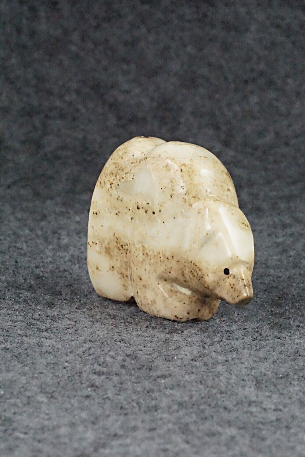 Bear Zuni Fetish Carving - Ed Lementino