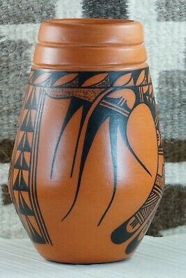 Hopi Pottery - Alta Yesslith