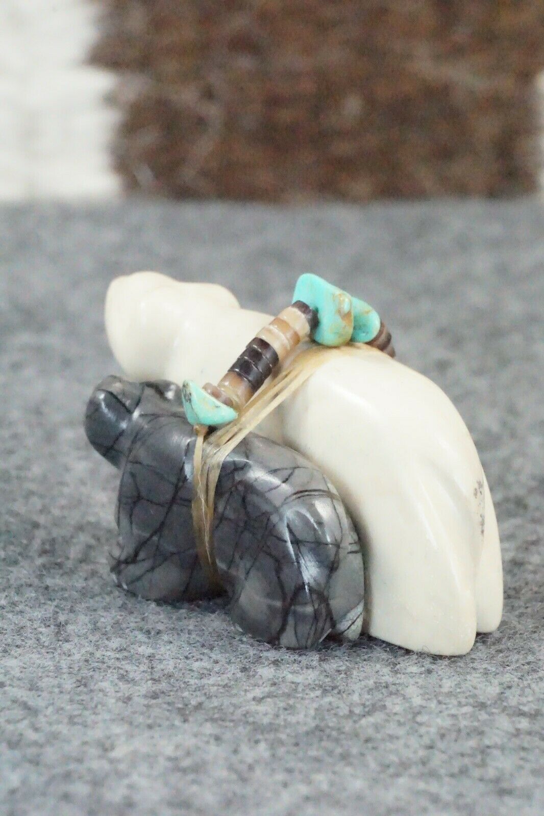 Bear Zuni Fetish Carving - Daisy Natewa