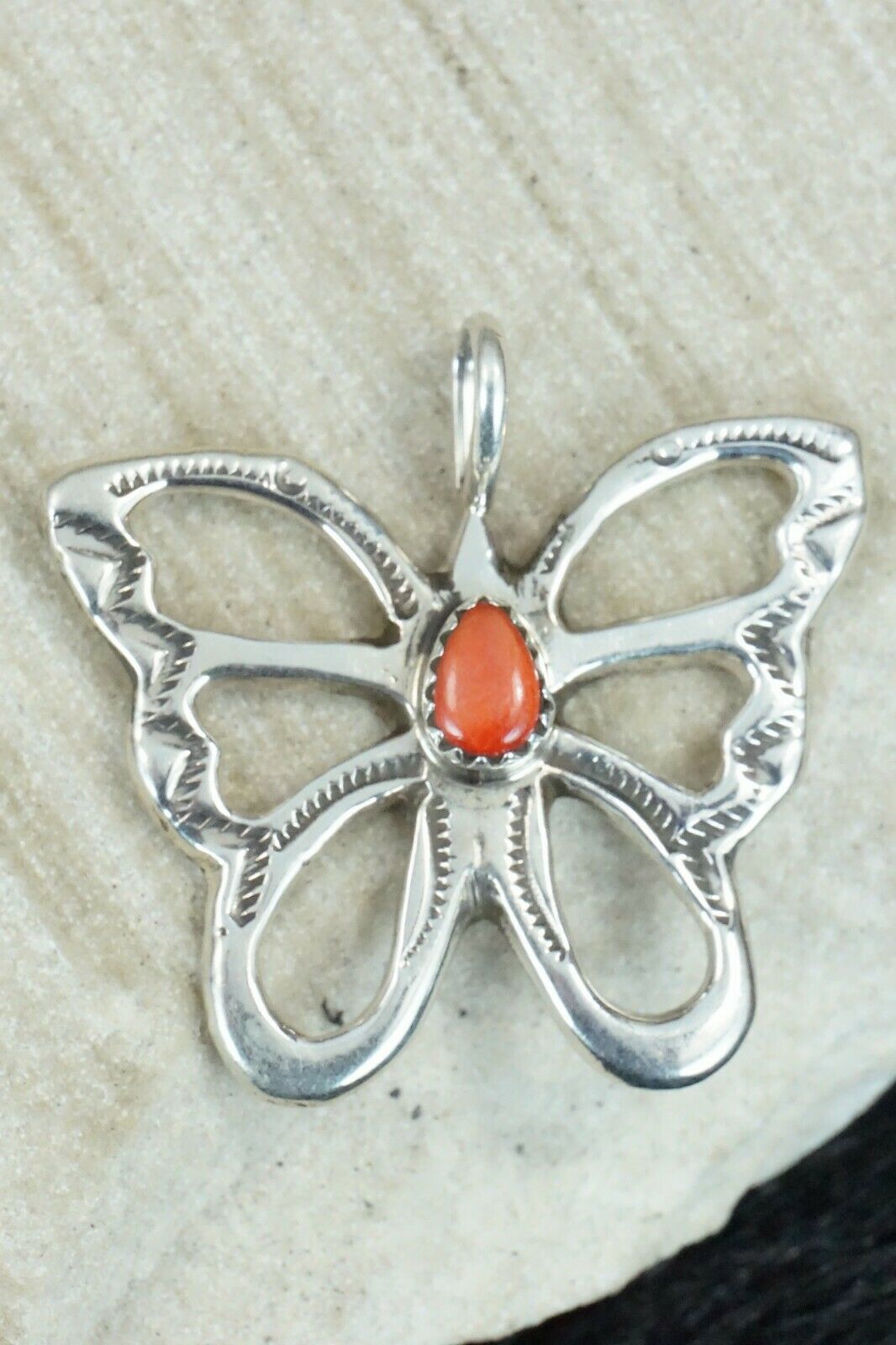 Spiny Oyster & Sterling Silver Pendant - Pauline Nelson