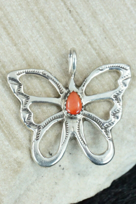 Spiny Oyster & Sterling Silver Pendant - Pauline Nelson