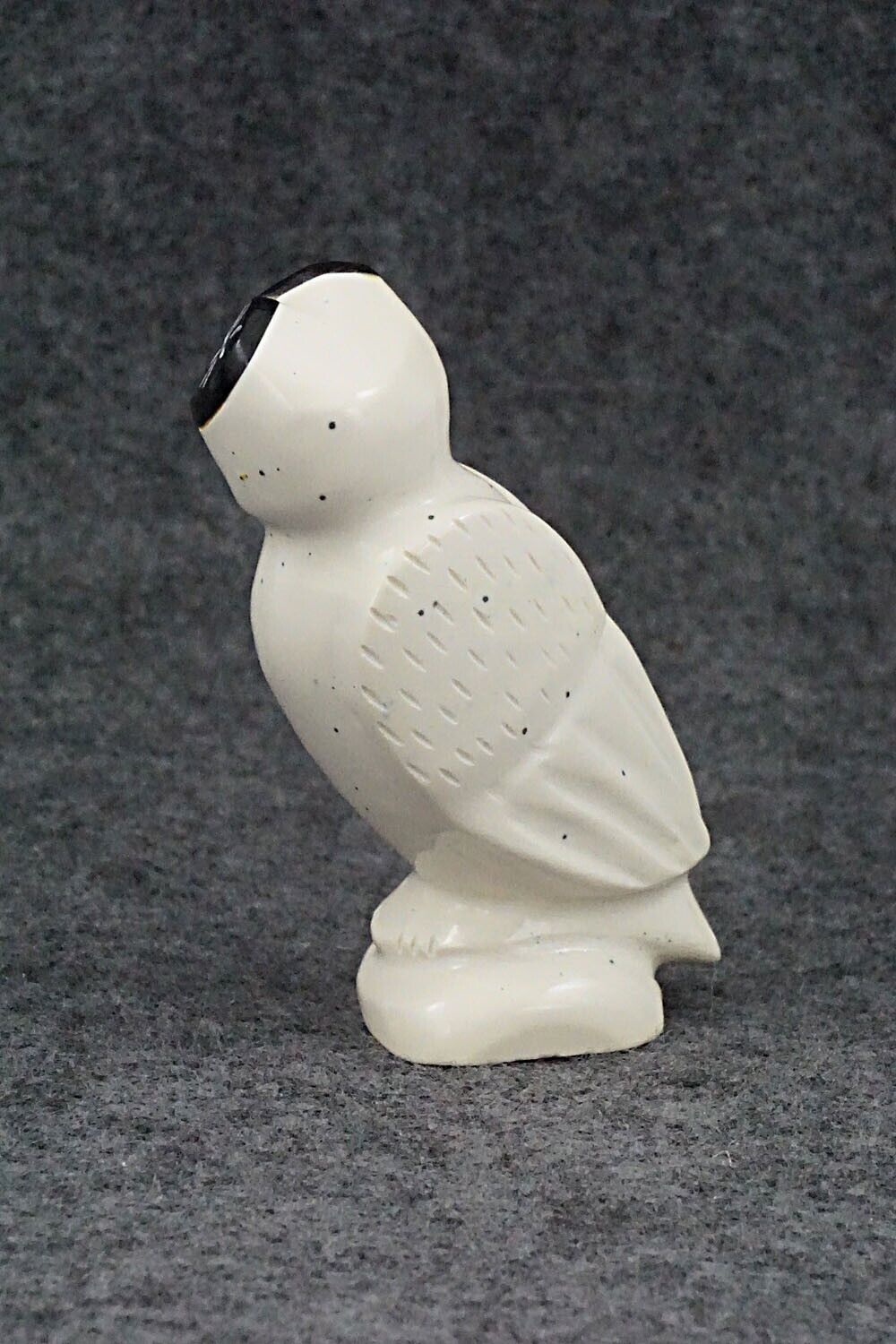 Owl Zuni Fetish Carving - Enrike Leekya