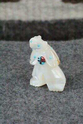 Bear Zuni Fetish Carving - Danette Laate