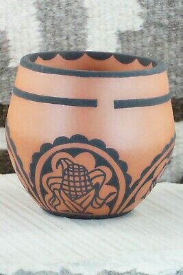 Zuni Pottery - K. Beyuka