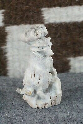 Deer Zuni Fetish Carving - Lewis Malie Jr.