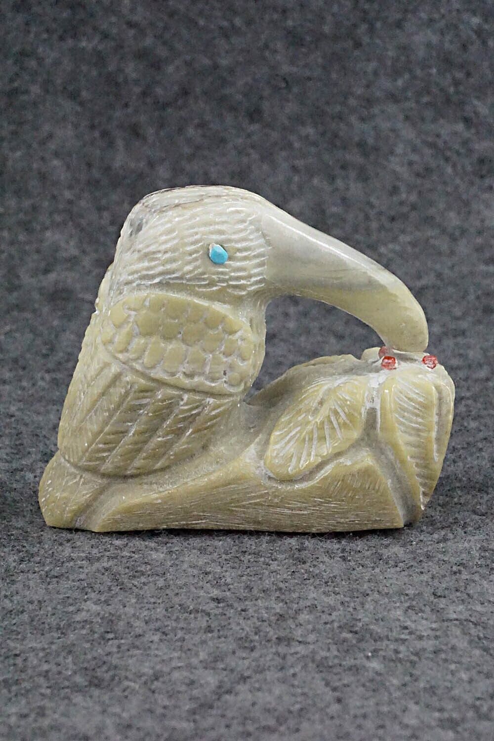 Hummingbird Zuni Fetish Carving - Carlton Kaamasee