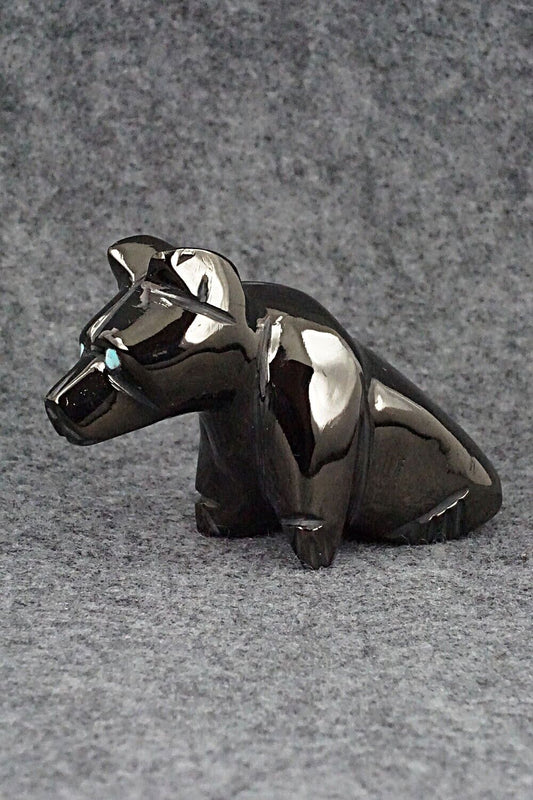 Bear Zuni Fetish Carving - Louise Ponchuella