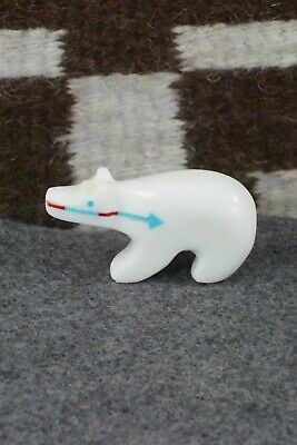 Bear Zuni Fetish Carving - Fernando Laiwakete
