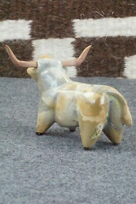 Bull Zuni Fetish Carving - Enrike Leekya