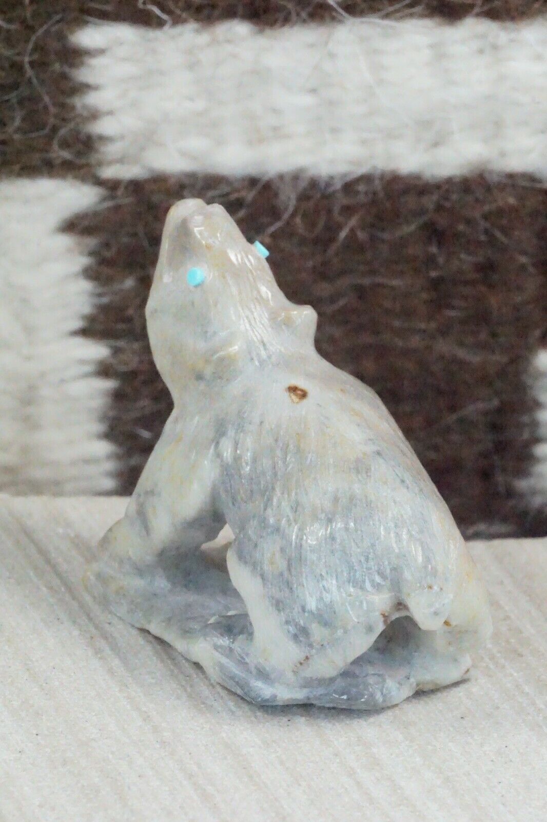 Bear Zuni Fetish Carving - Derrick Kaamasee