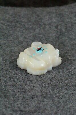 Frog Zuni Fetish Carving - Danette Laate