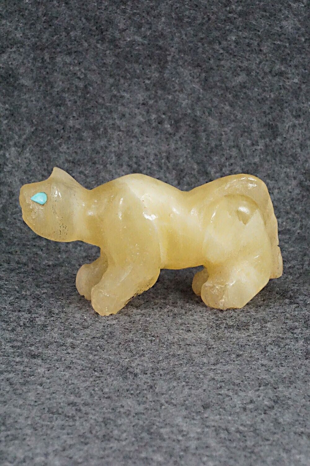 Mountain Lion Zuni Fetish Carving - Jon Quam