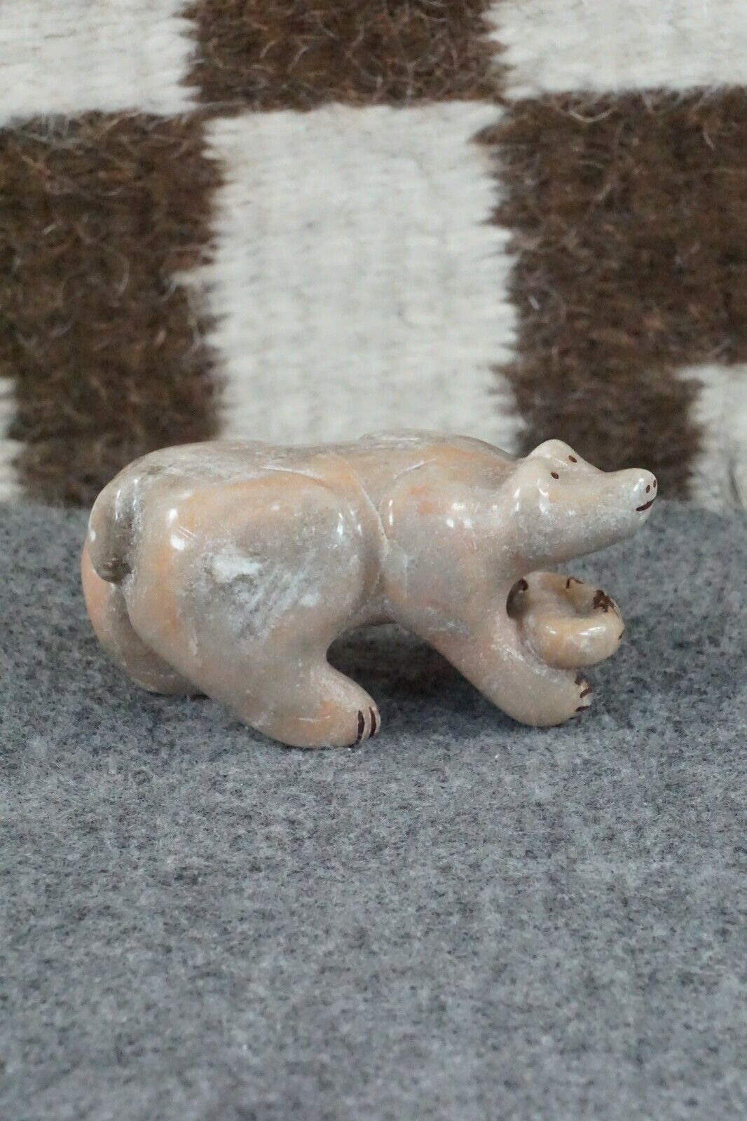 Bear Zuni Fetish Carving - Rick Kallestewa