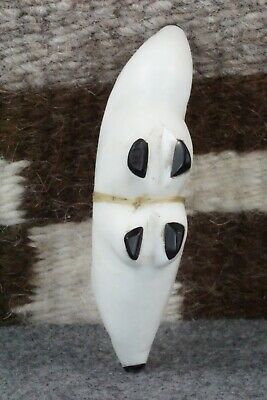 Wolf Zuni Fetish Carving - Delvin Leekya