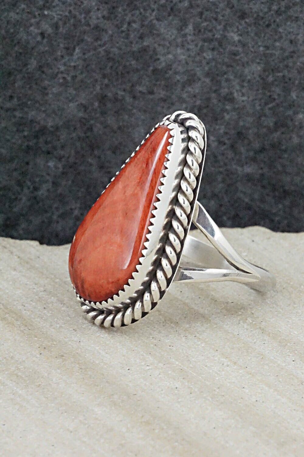 Spiny Oyster & Sterling Silver Ring - Benjamin Martinez - Size 9