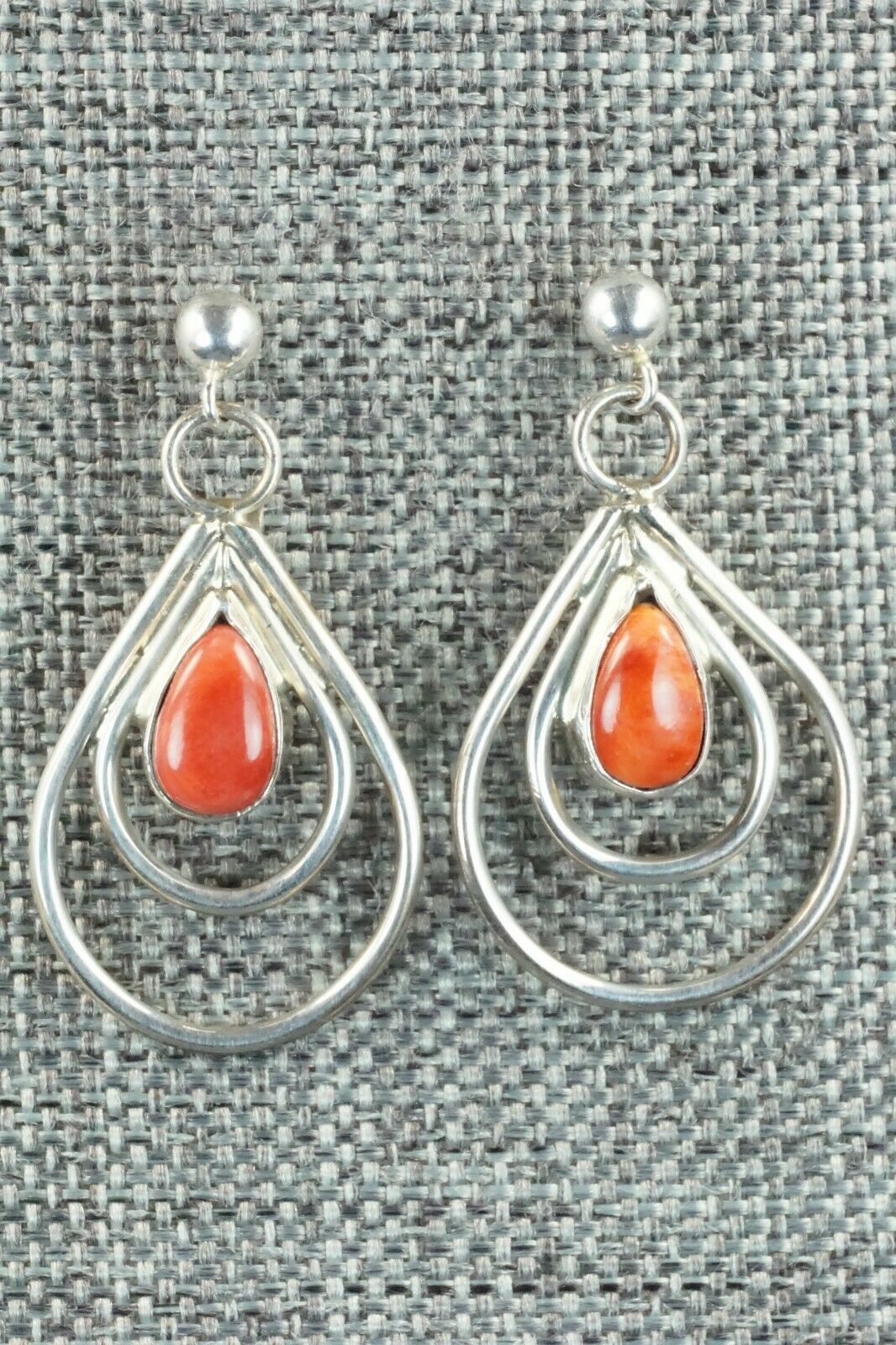 Spiny Oyster & Sterling Silver Pendant and Earrings - Navajo