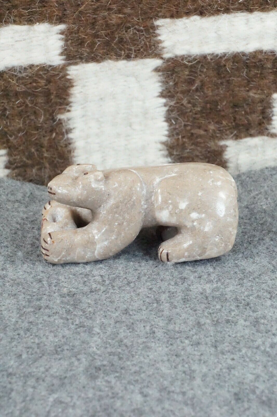 Bear Zuni Fetish Carving - Rick Kallestewa