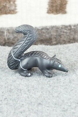 Skunk Zuni Fetish Carving - Dan Quam