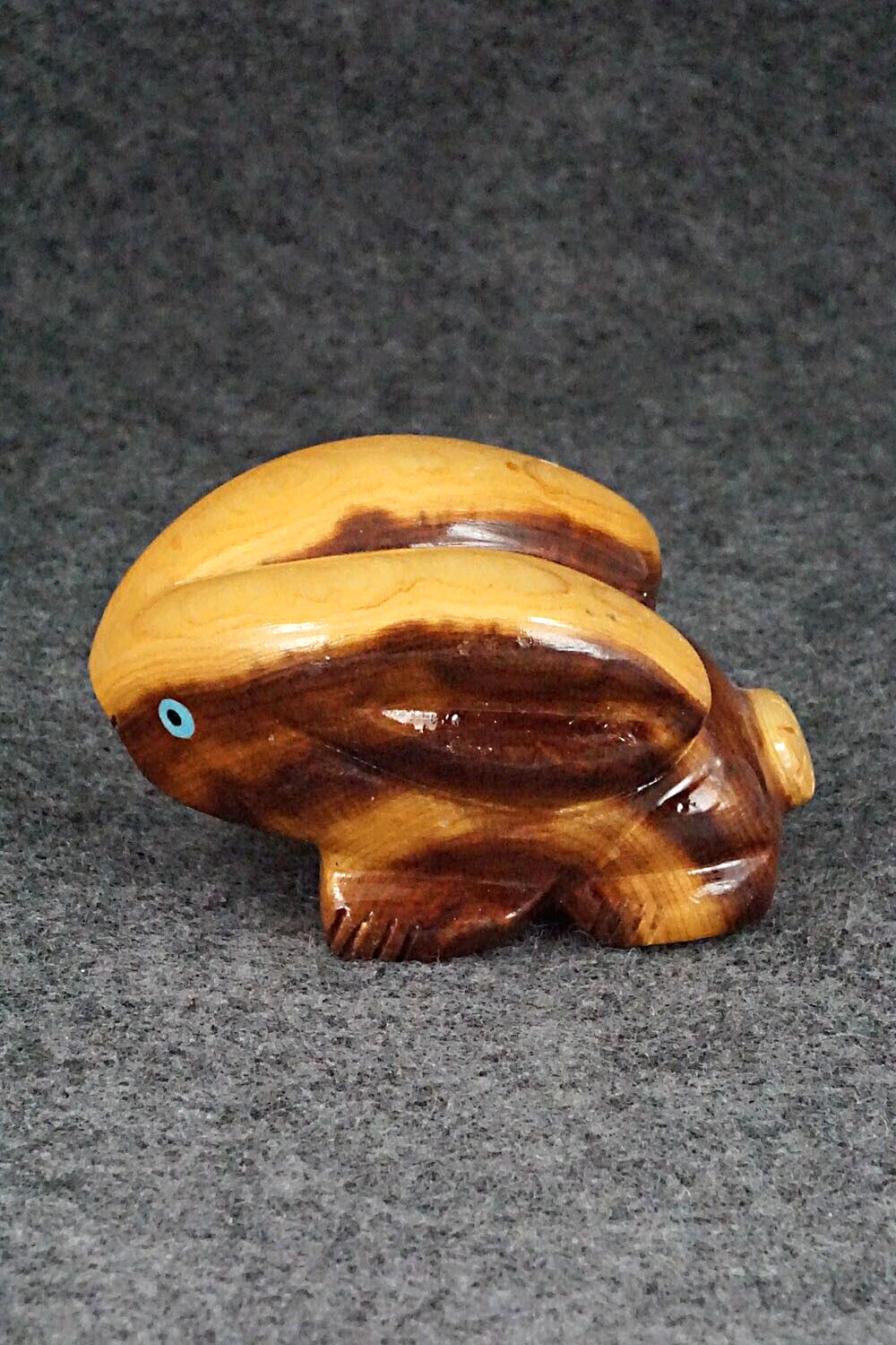 Rabbit Zuni Fetish Carving - Louise Ponchuella