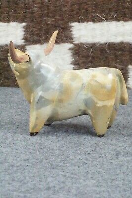 Bull Zuni Fetish Carving - Enrike Leekya