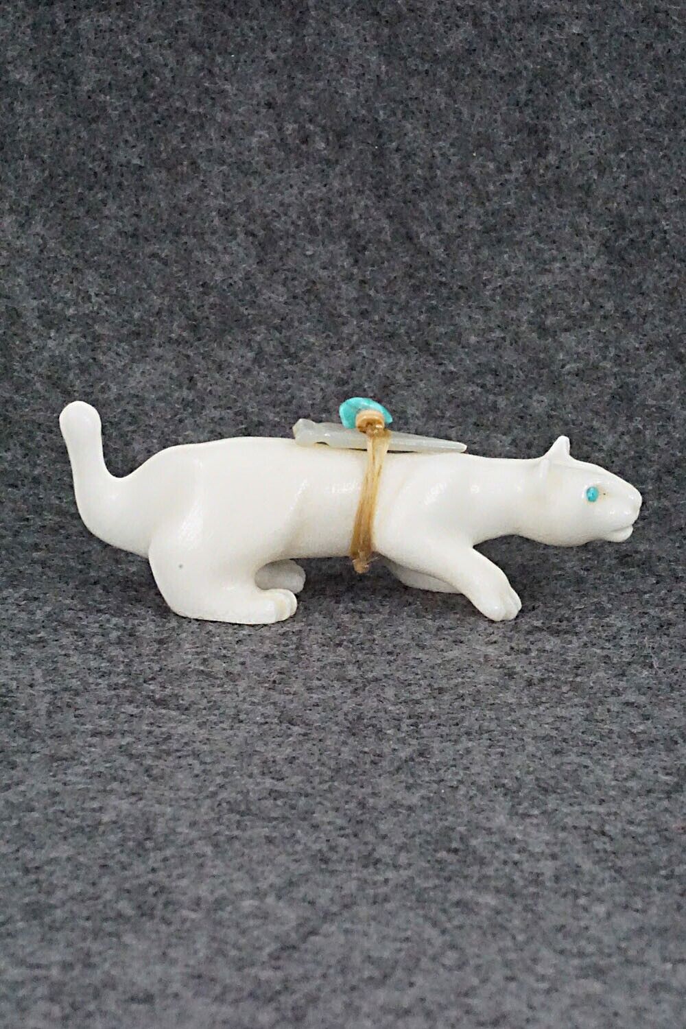 Mountain Lion Zuni Fetish Carving - Albert Eustace