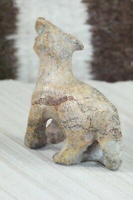 Wolf Zuni Fetish Carving - Derrick Kaamasee