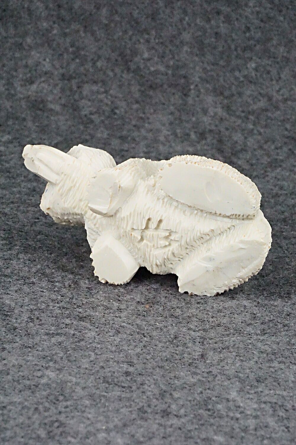 Bear Zuni Fetish Carving - Adrian Cachini