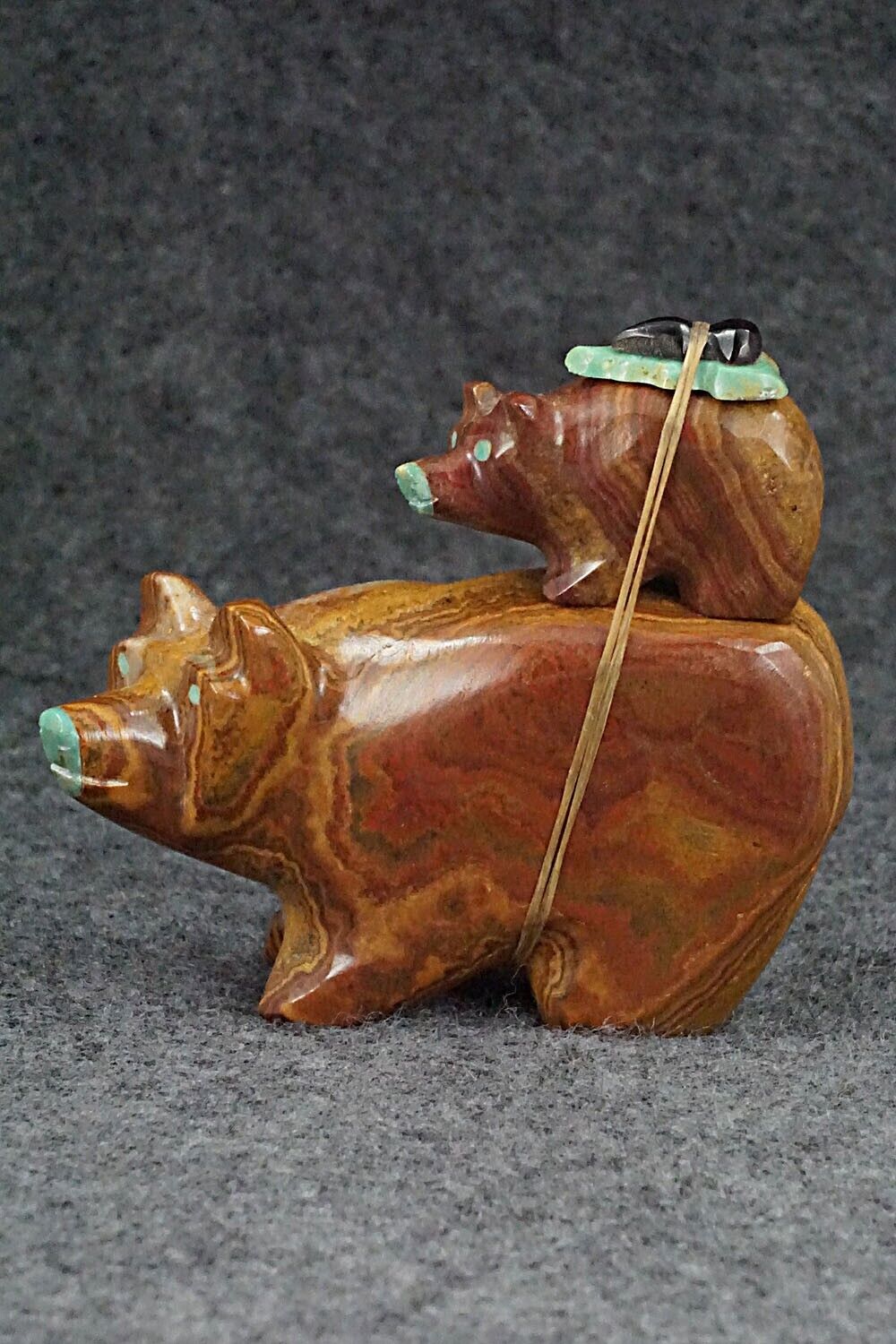 Bear and Cub Zuni Fetish Carving - Enrike Leekya