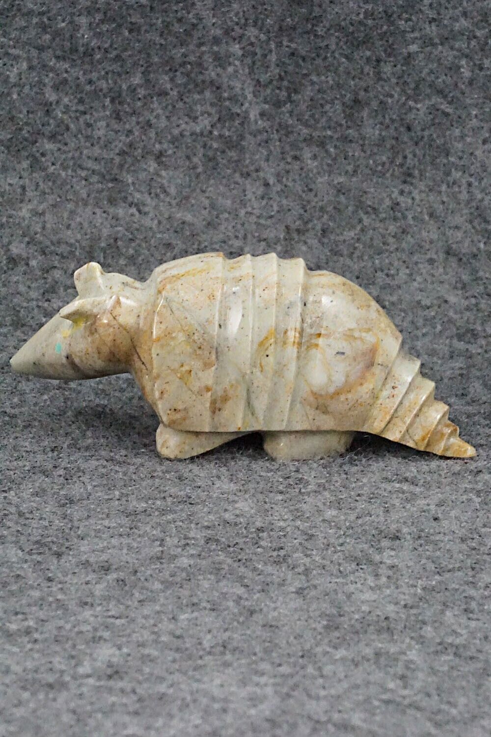 Armadillo Zuni Fetish Carving - Enrike Leekya