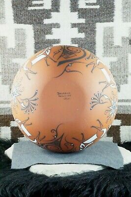 Zuni Pottery - Deldrick Cellicion