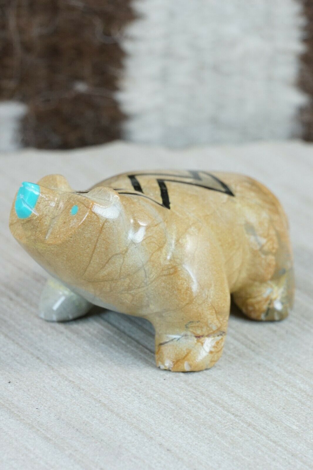 Badger Zuni Fetish Carving - Enrike Leekya