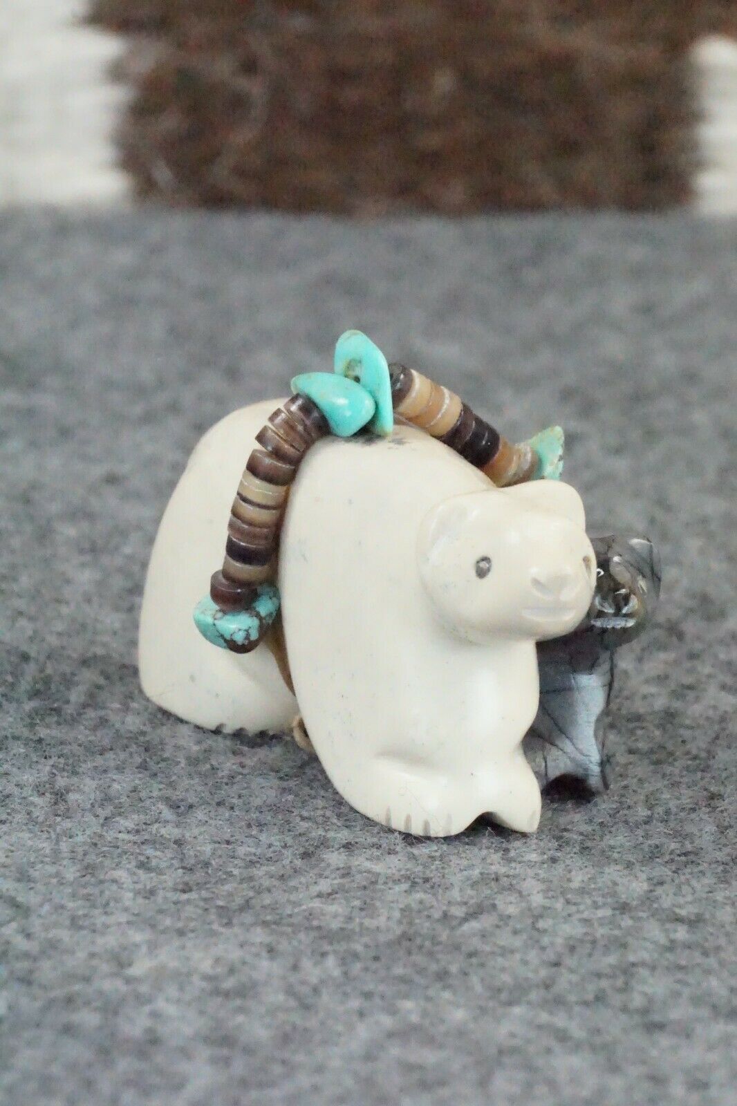 Bear Zuni Fetish Carving - Daisy Natewa