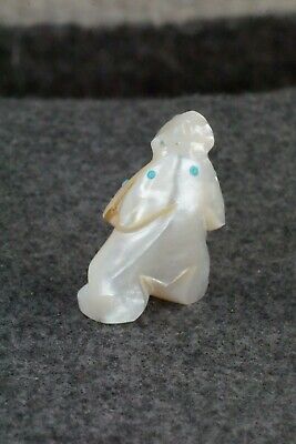 Bear Zuni Fetish Carving - Danette Laate