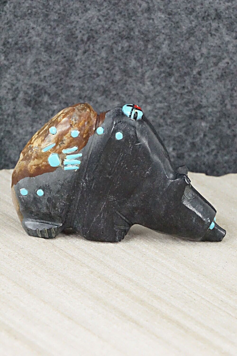Bear Zuni Fetish Carving - Danette Laate