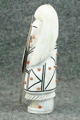 Hunter Zuni Fetish Carving - Claudia Peina