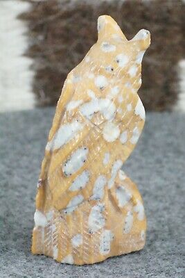 Owl Zuni Fetish Carving - Derrick Kaamasee