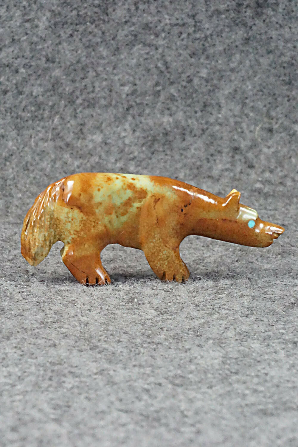 Wolf Zuni Fetish Carving - Andres Quandelacy