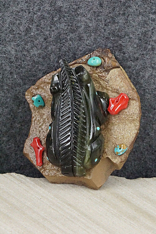 Badger Zuni Fetish Carving - Chris Nastacio