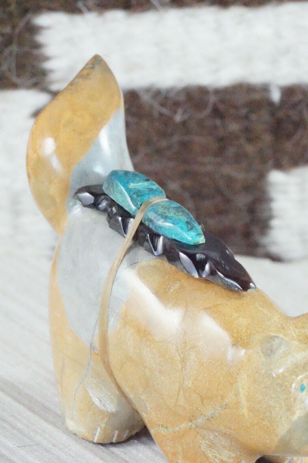 Wolf Zuni Fetish Carving - Enrike Leekya